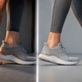 Comment éviter le mal de pieds au quotidien ? (Guide simple et efficace)